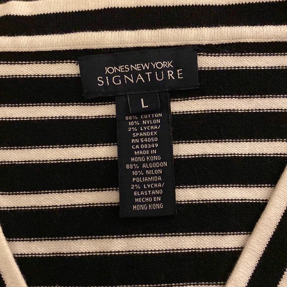 Jones New York Signature Top - Picture 4 of 4
